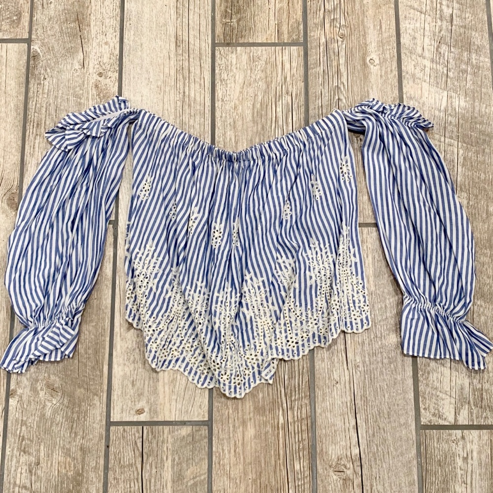 Off the shoulders stripe top